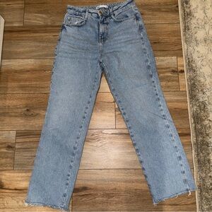 Zara High Rise Straight Leg Blue Jeans Raw Hemline Size 4 Light Wash 100% Cotton